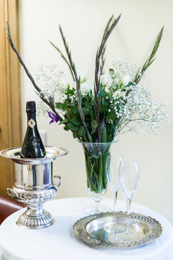 Linton Hotel Luton ภายนอก รูปภาพ