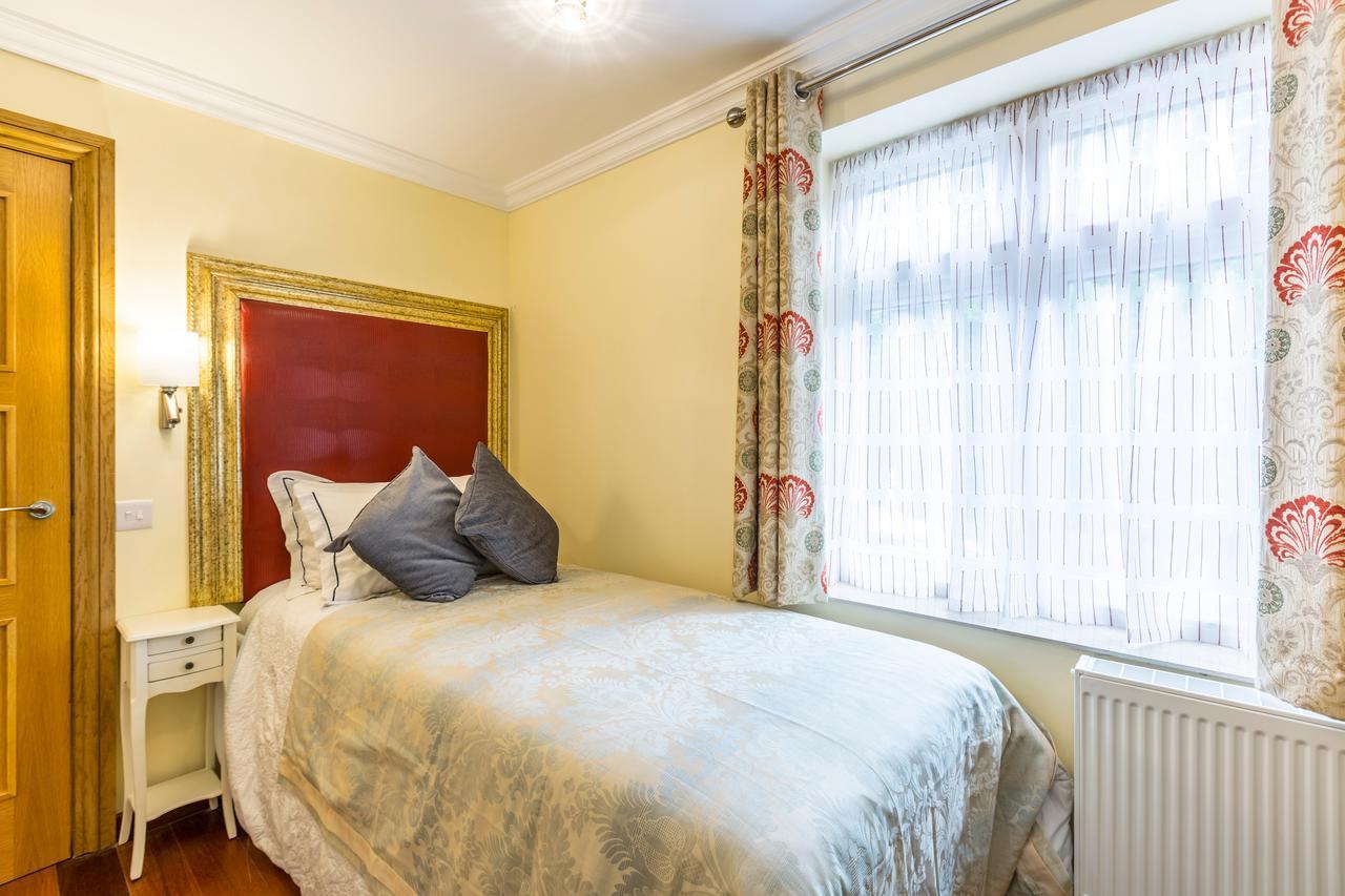 Linton Hotel Luton ภายนอก รูปภาพ
