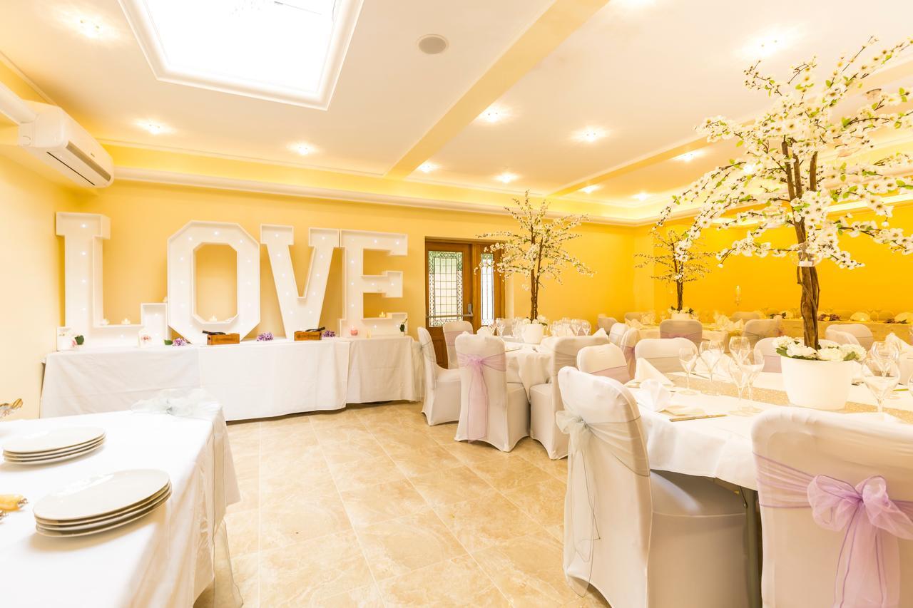 Linton Hotel Luton ภายนอก รูปภาพ